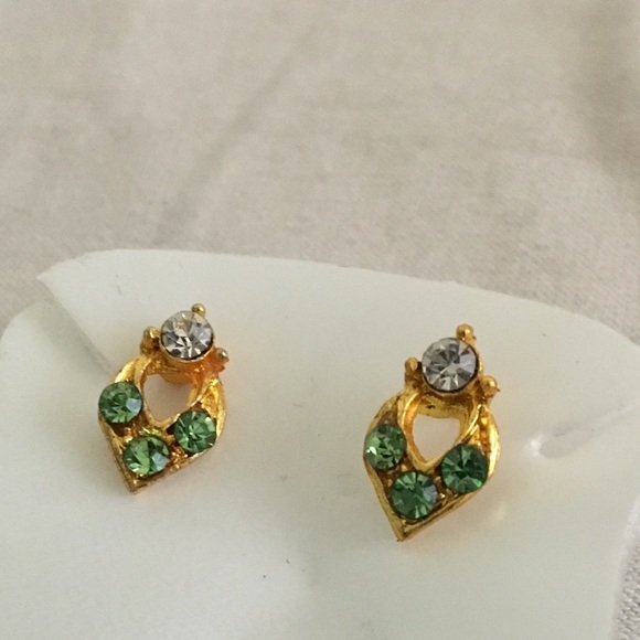 Golden earrings! - Picture 1 of 4